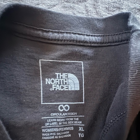 The North Face Graphic  T Shirt Women’s  XL - Picture 3 of 3